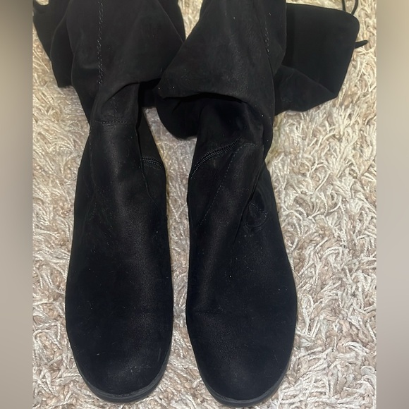 Unisa Uncareana Over-the-Knee Boots Black Faux Suede Low Block Heel Size 9M - Picture 7 of 7